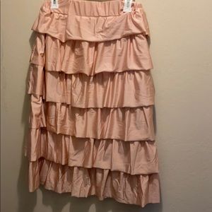 Soft pink ruffled skirt. MAKE ME AN OFFER!! ❤️❤️